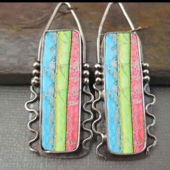 BOHO CRAFTED MULTI COLORED INLAID HOOK DANGLE SILVER TONE VINTAGE EARRINGS - Picture 3 of 6
